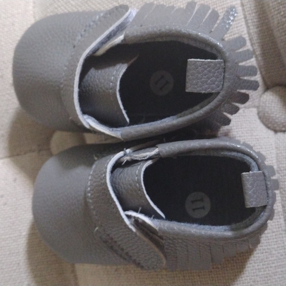 Shoes - Picture 2 of 6